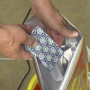 oxygen absorber used with mylar pouch